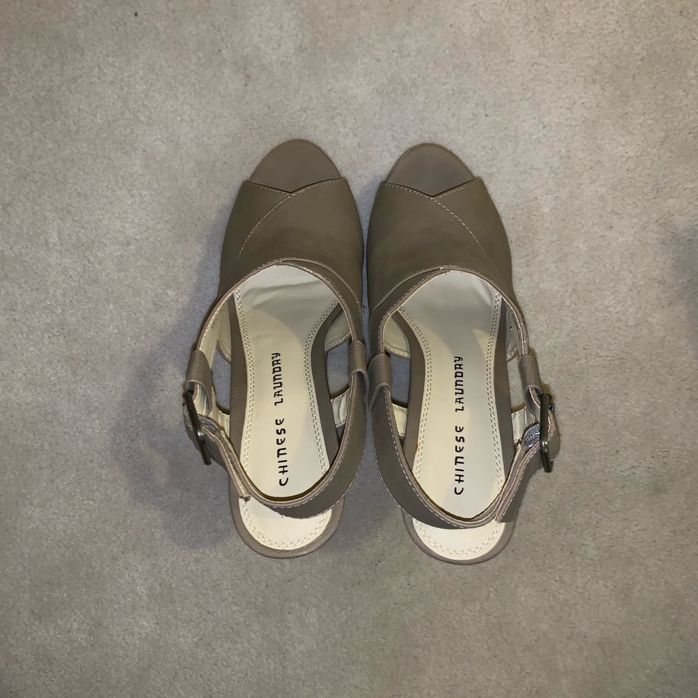 Chinese Laundry wedges
